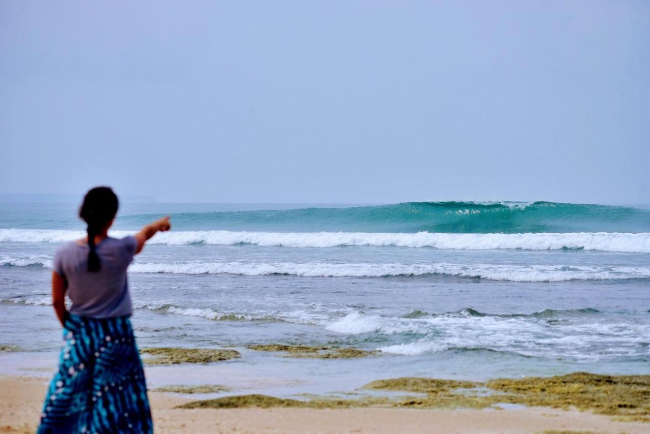 Simeulue Surflodges Lasikin 外观 照片