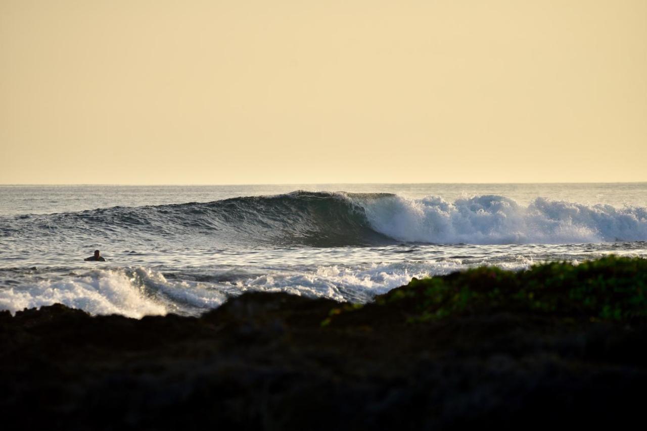 Simeulue Surflodges Lasikin 外观 照片